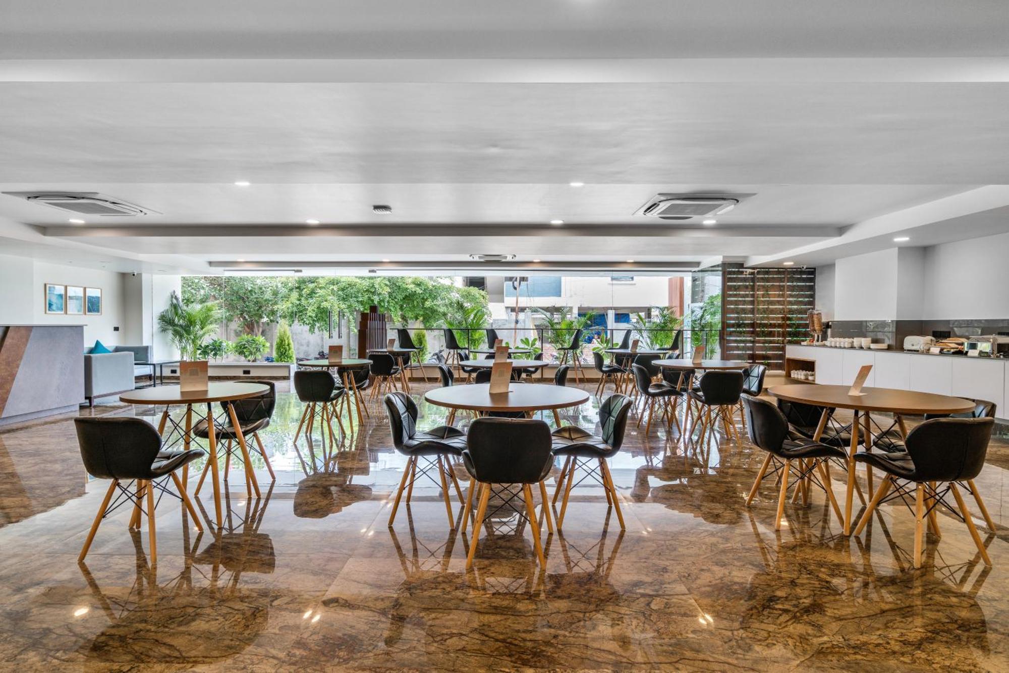 Skyla Studios & Suites - Hitech City Hyderabad Exteriör bild