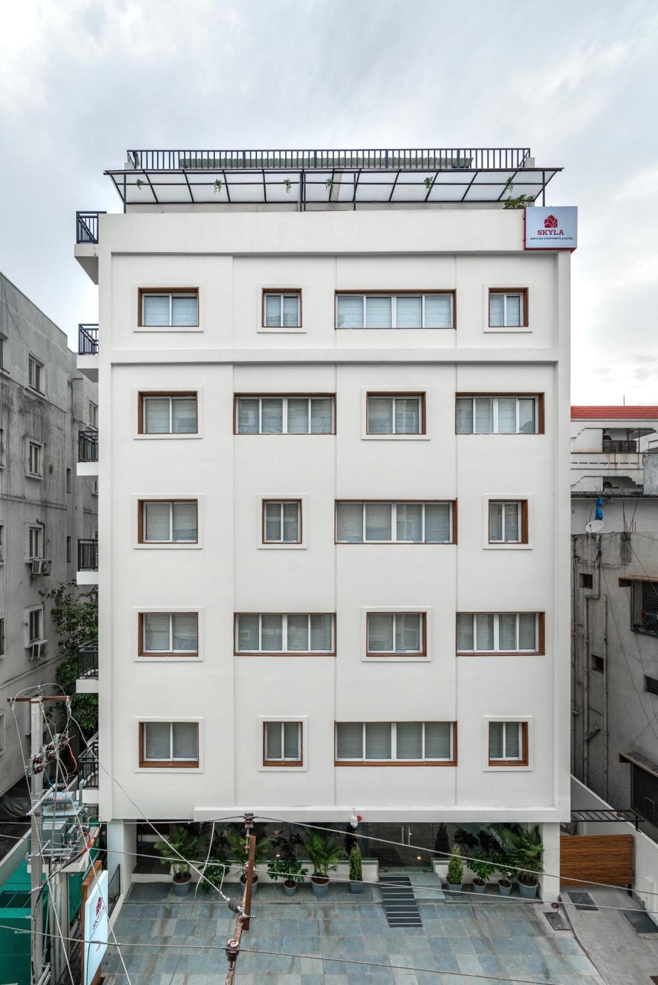 Skyla Studios & Suites - Hitech City Hyderabad Exteriör bild